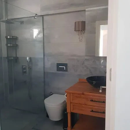 Hotel Yalikavak/gumusluk'de Sahili Olan Yazlik *