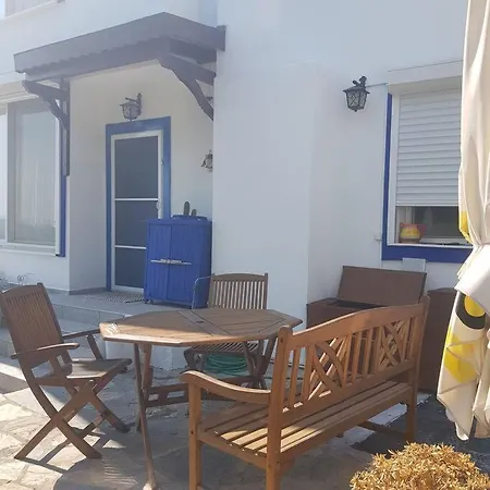 Hotel Yalikavak/gumusluk'de Sahili Olan Yazlik *