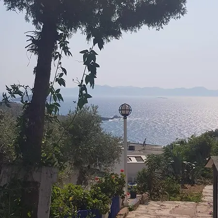 Yalikavak/gumusluk'de Sahili Olan Yazlik Hotel *